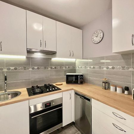 Apartament Przy Atrium, Stacja Metra Rondo Onz Warszawa Exteriör bild