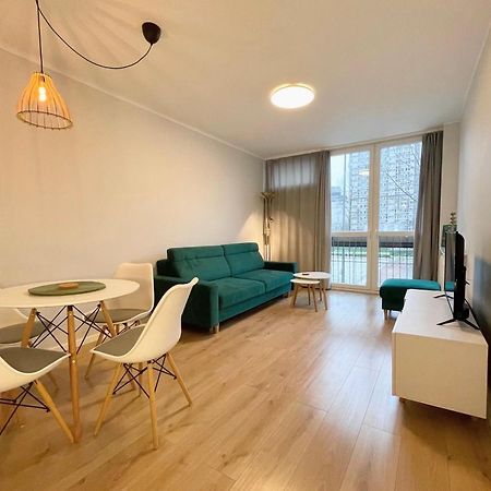 Apartament Przy Atrium, Stacja Metra Rondo Onz Warszawa Exteriör bild