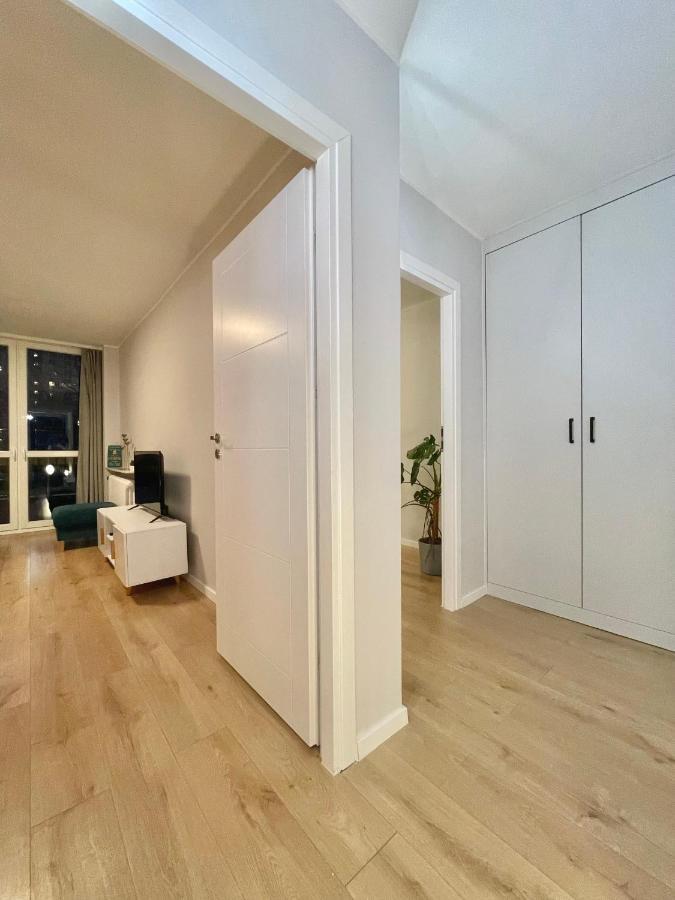 Apartament Przy Atrium, Stacja Metra Rondo Onz Warszawa Exteriör bild